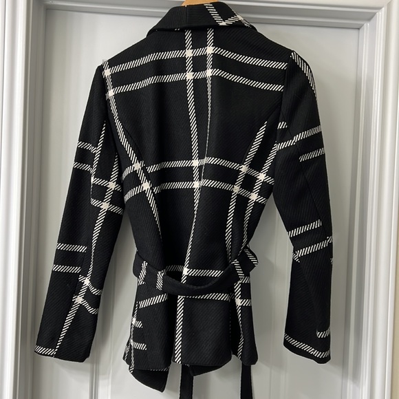 WHBM Size 10 Long black/white Plaid Belted Jacket - Picture 5 of 6